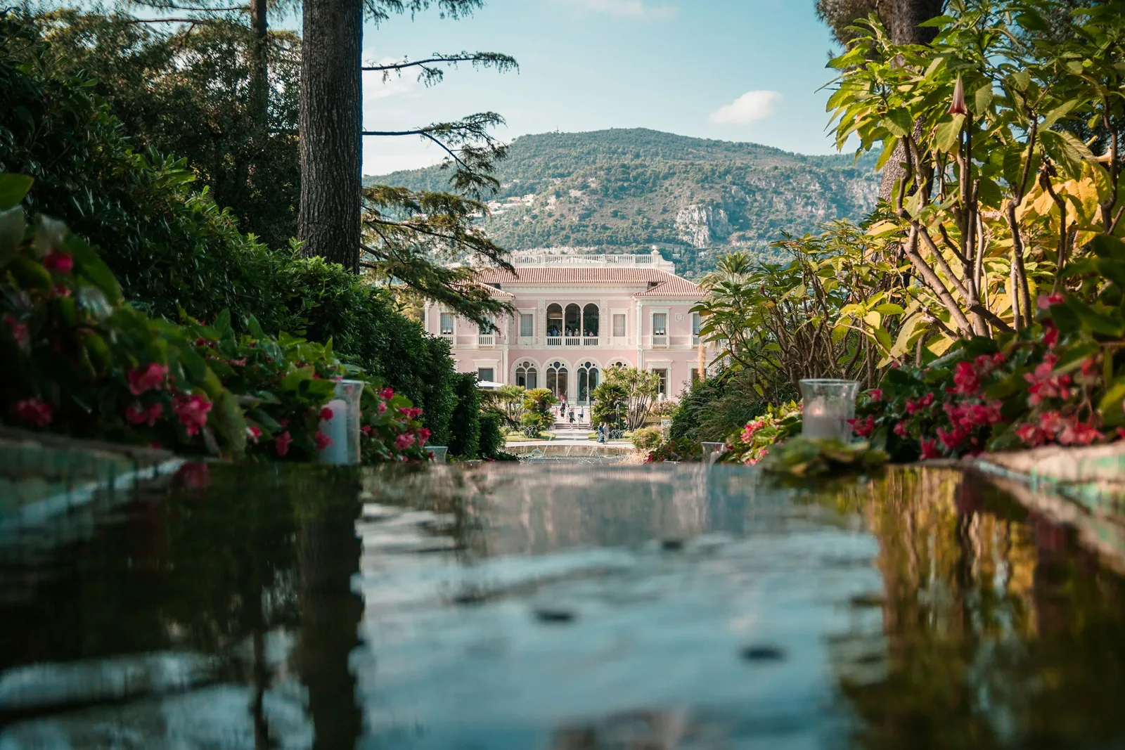 The Villa Ephrussi de Rothschild illuminated at dusk